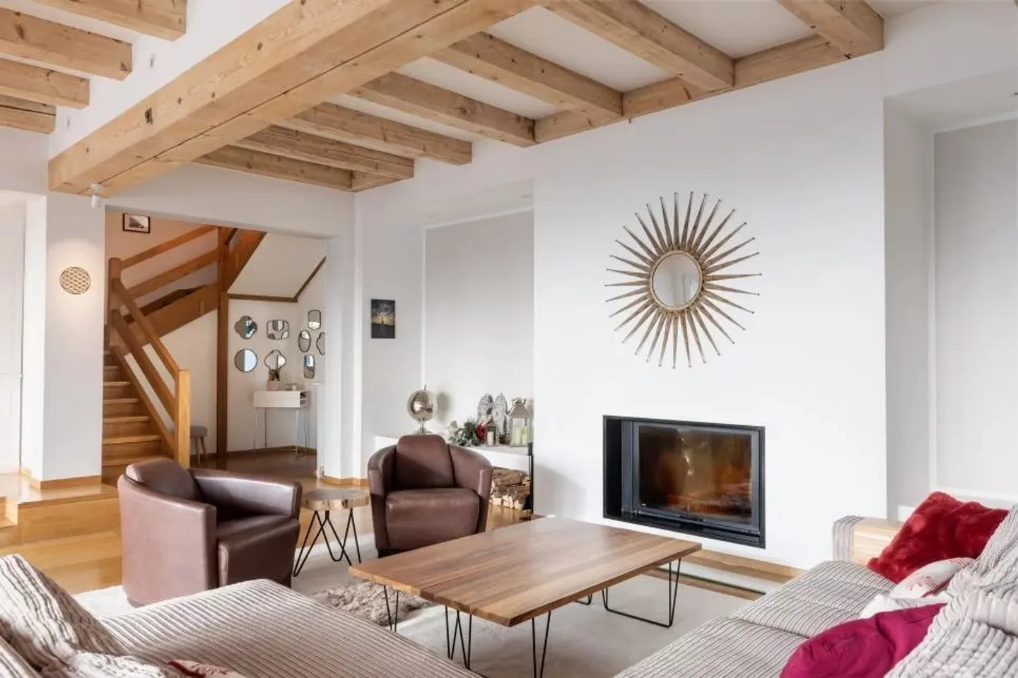 Chalet avec vue imprenable et potentiel exceptionnel - Photo 2 sur 13