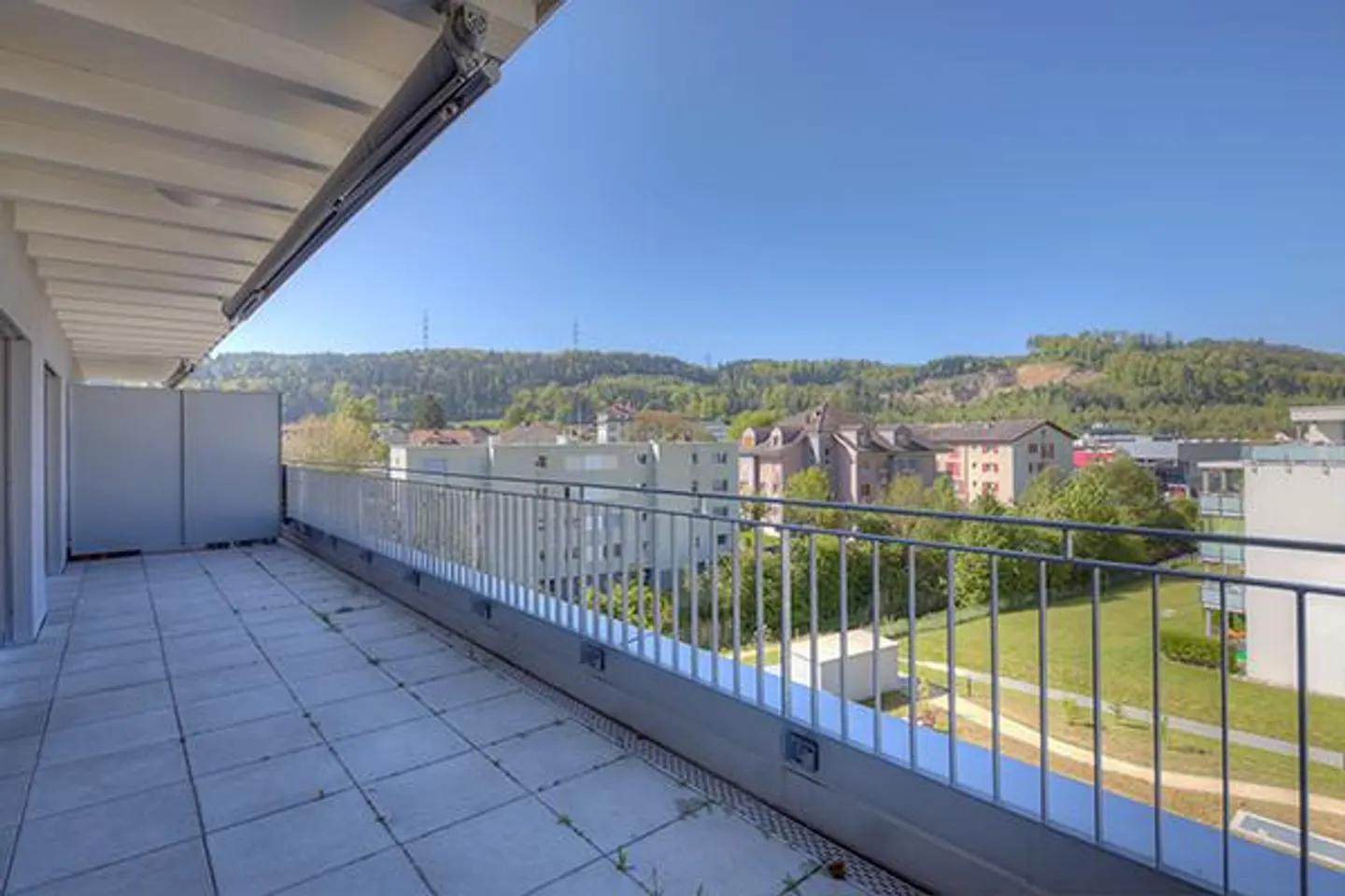 Modernes Apartment mit Balkon - Foto 7 von 7