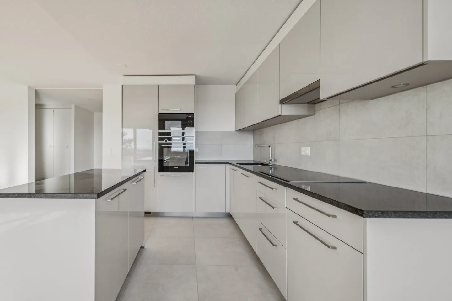 Quartiere tranquillo e verdeggiante, disponibile subito! - Foto 3 di 4