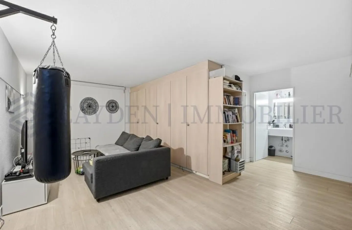 Appartement spacieux avec jardin - Photo 7 sur 8