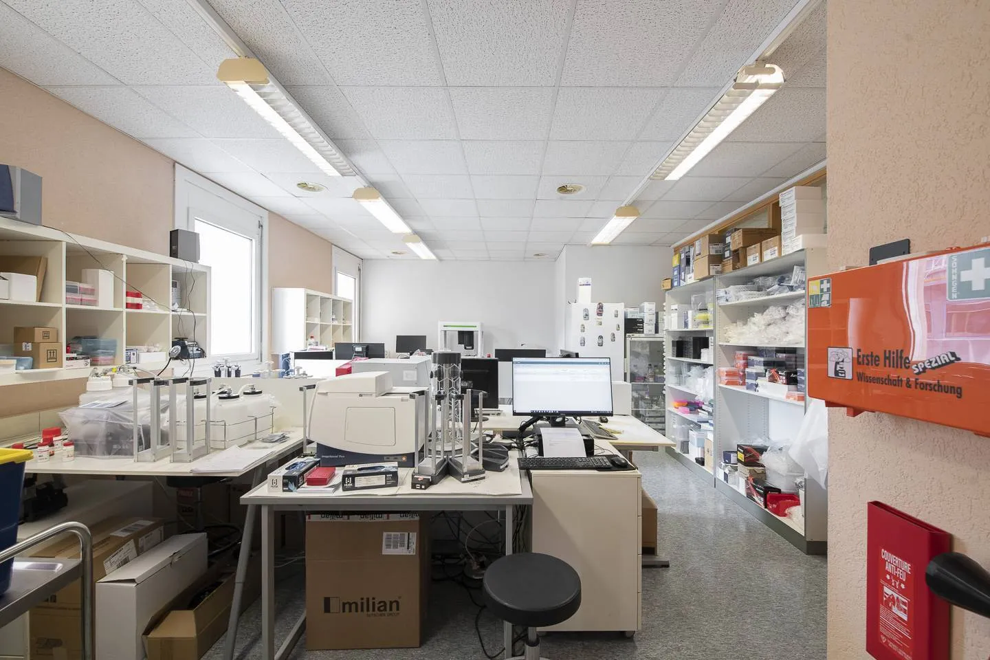 Furnished offices of 290 m2 in FTI zone - Photo 6 of 7