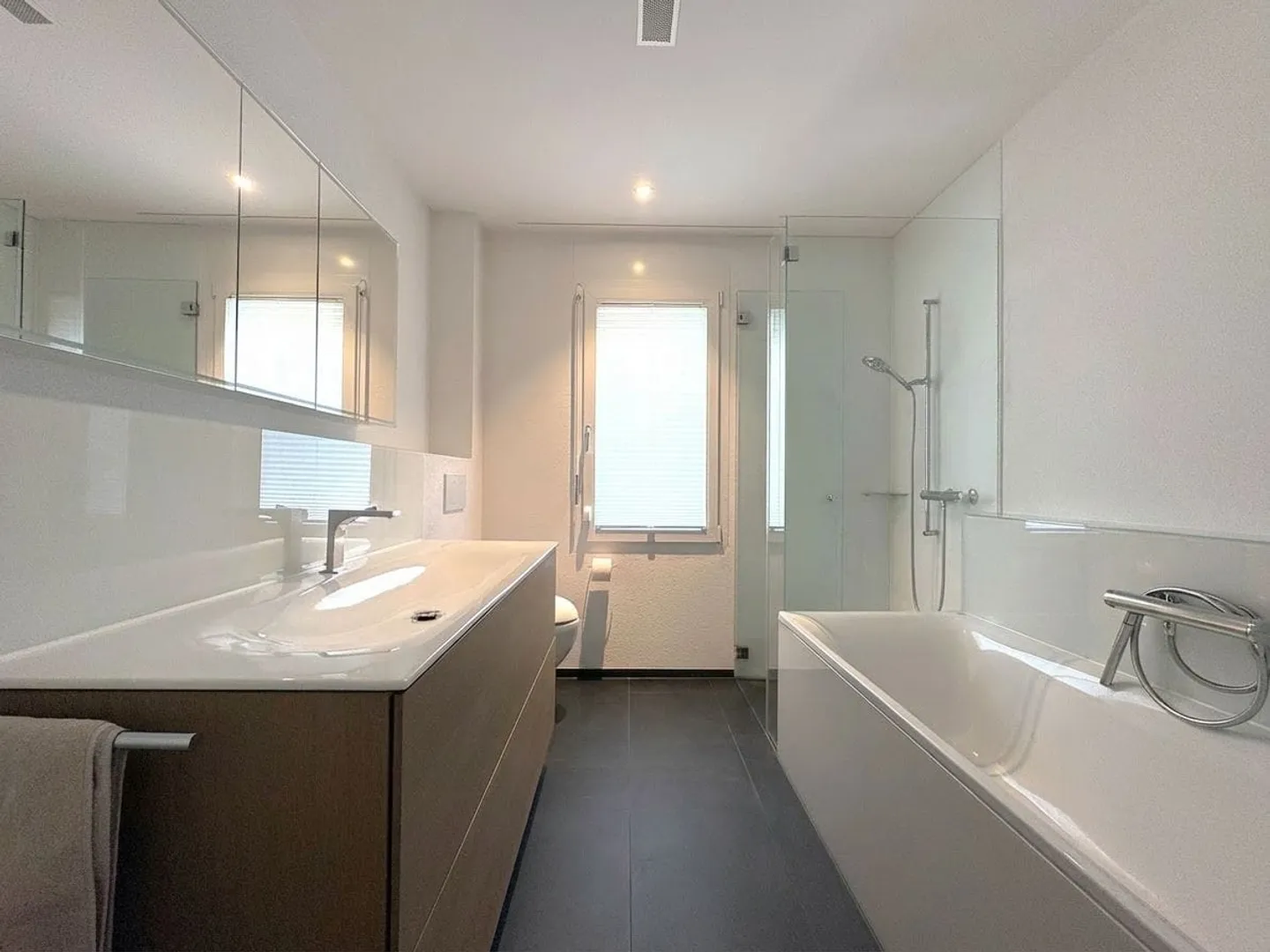 Modernes Gartenapartment mit Wintergarten - Foto 3 von 5