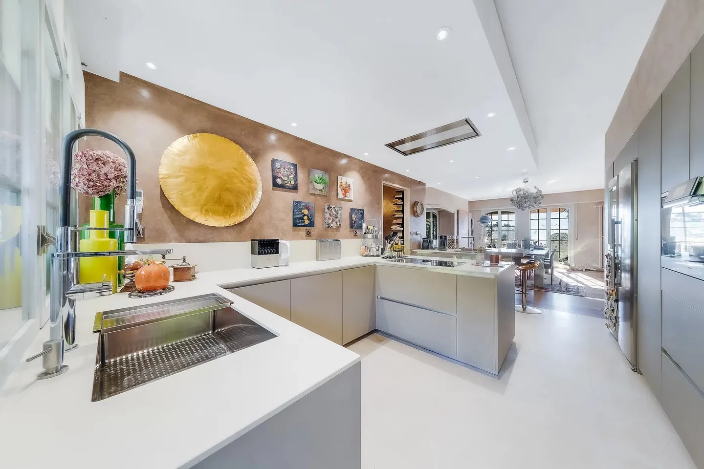 Exceptional Villa with Lake Views - Photo 3 of 12