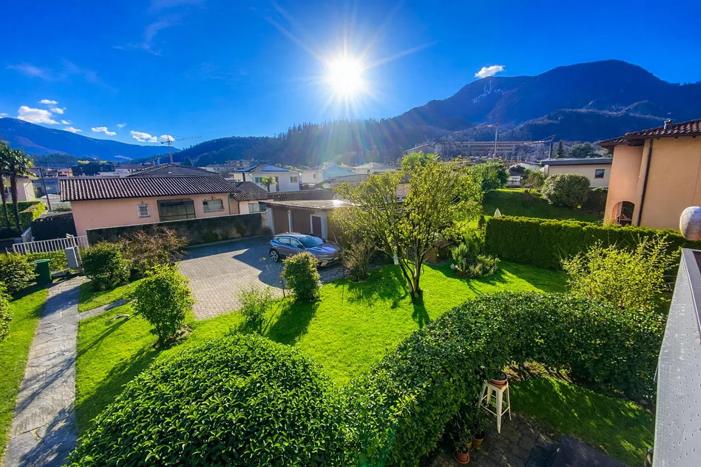 Haus mit zwei Wohnungen und schönem Garten - Foto 4 von 30