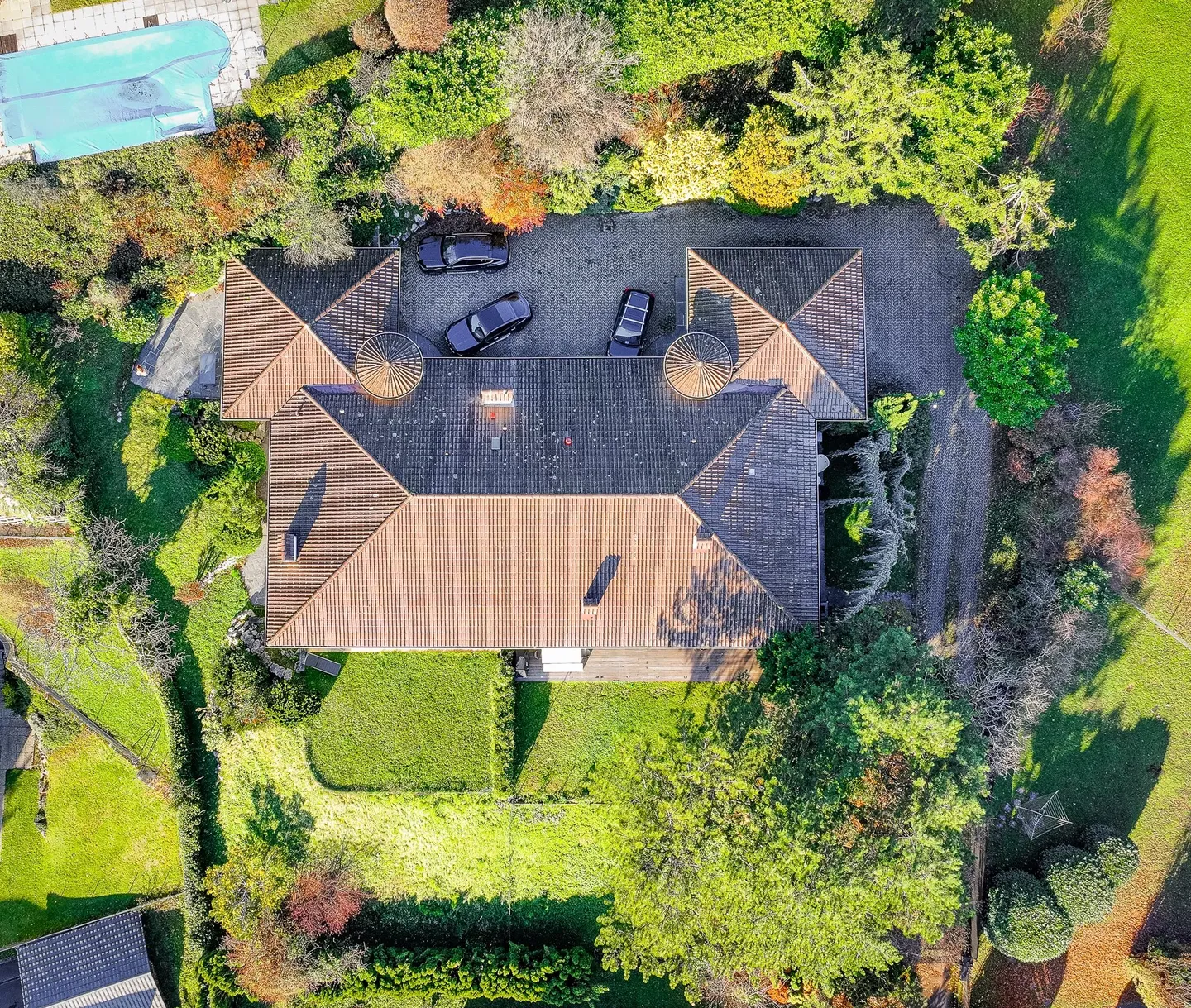 Exceptional Villa with Lake Views - Photo 12 of 12