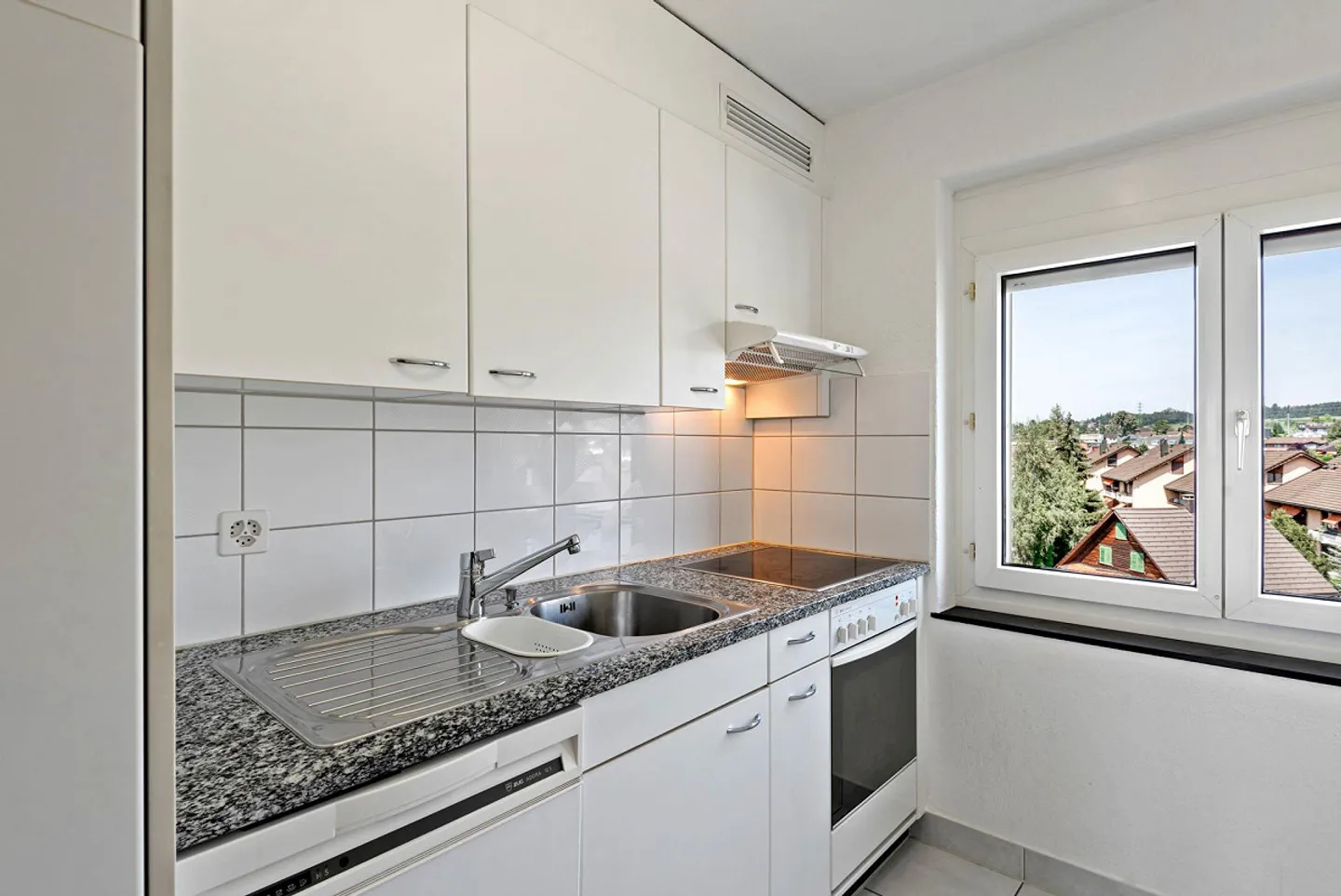 Charmante Wohnung mit Bergsicht - Foto 3 von 7