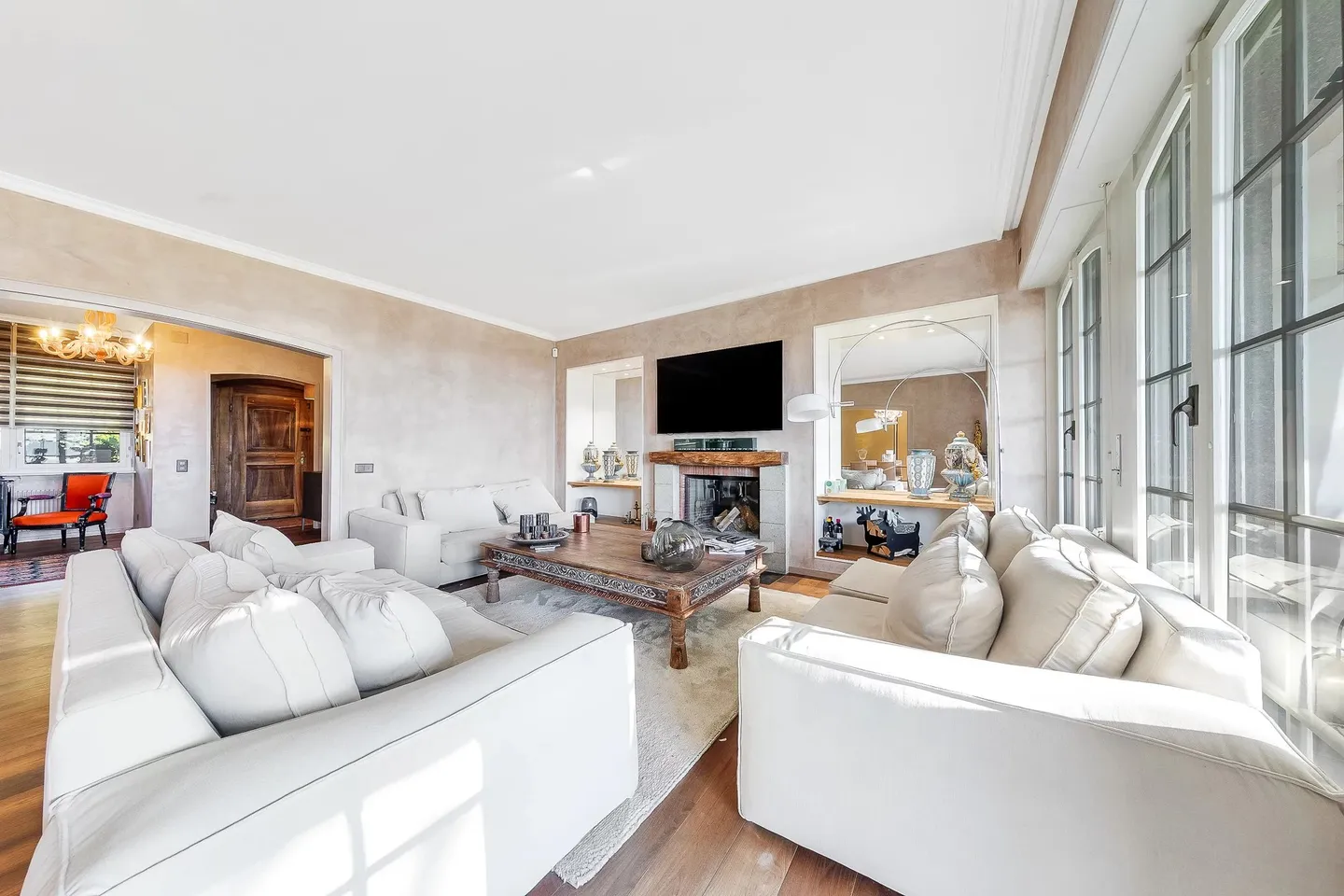 Exceptional Villa with Lake Views - Photo 5 of 12