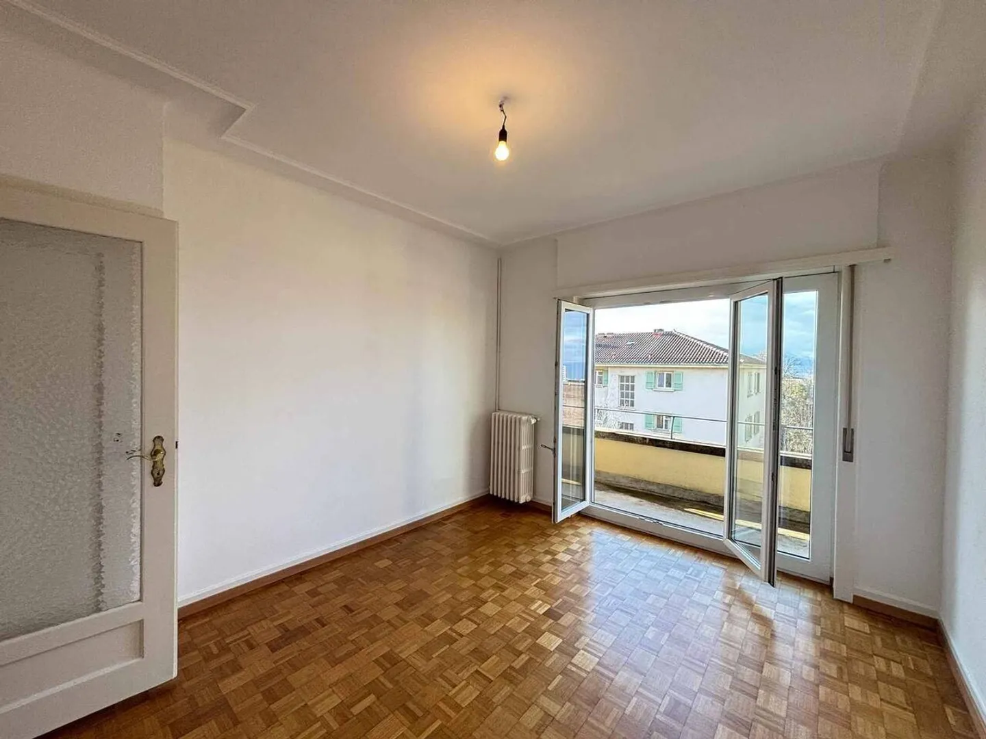 Bel appartement de 2,5 pièces à deux pas du parc Valency - Photo 3 sur 8