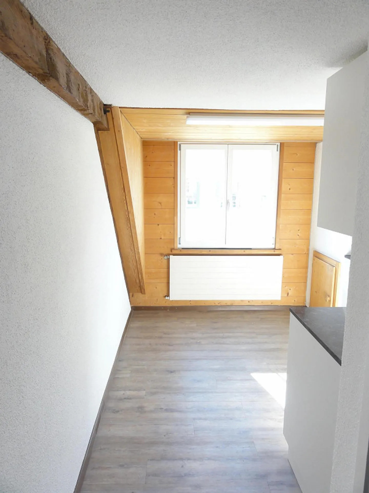 Appartamento ristrutturato con nuova cucina e bagno nel centro città - Foto 3 di 15