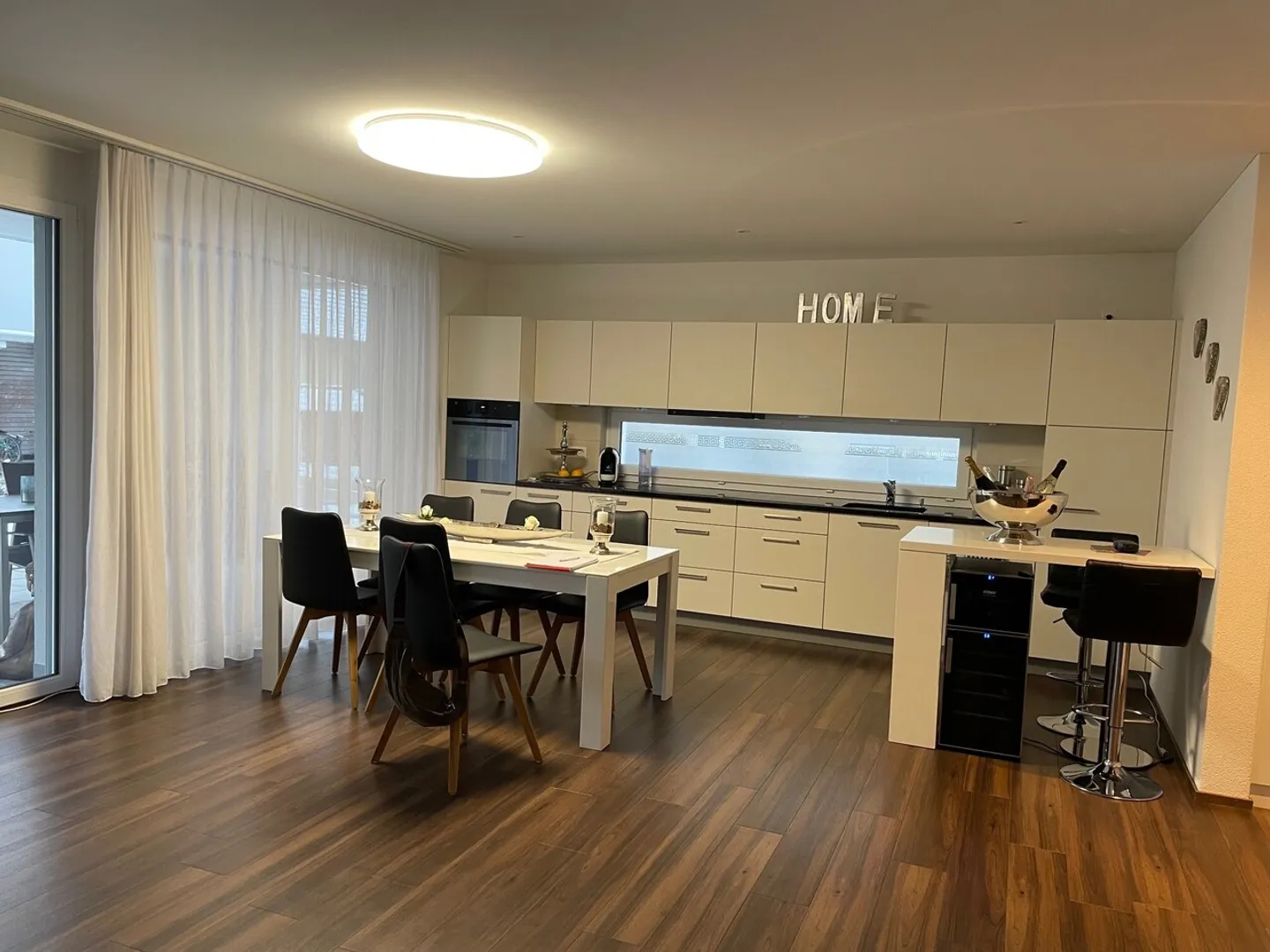 wunderschöne 4.5-Zimmer-Gartenwohnung mit grossem Sitzplatz - Foto 3 von 8