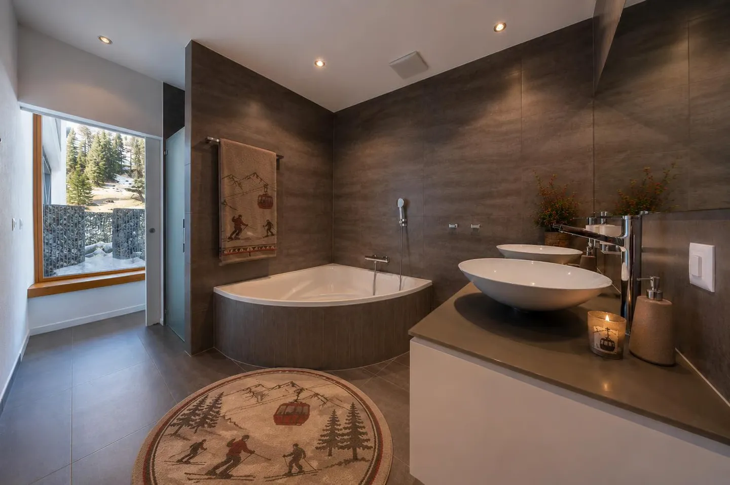 Appartement rénové avec terrasses - Photo 8 sur 11