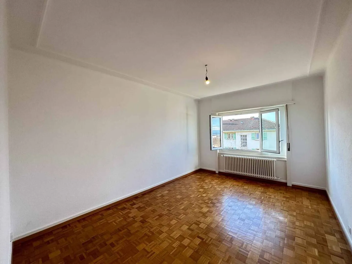 Bel appartement de 2,5 pièces à deux pas du parc Valency - Photo 4 sur 8