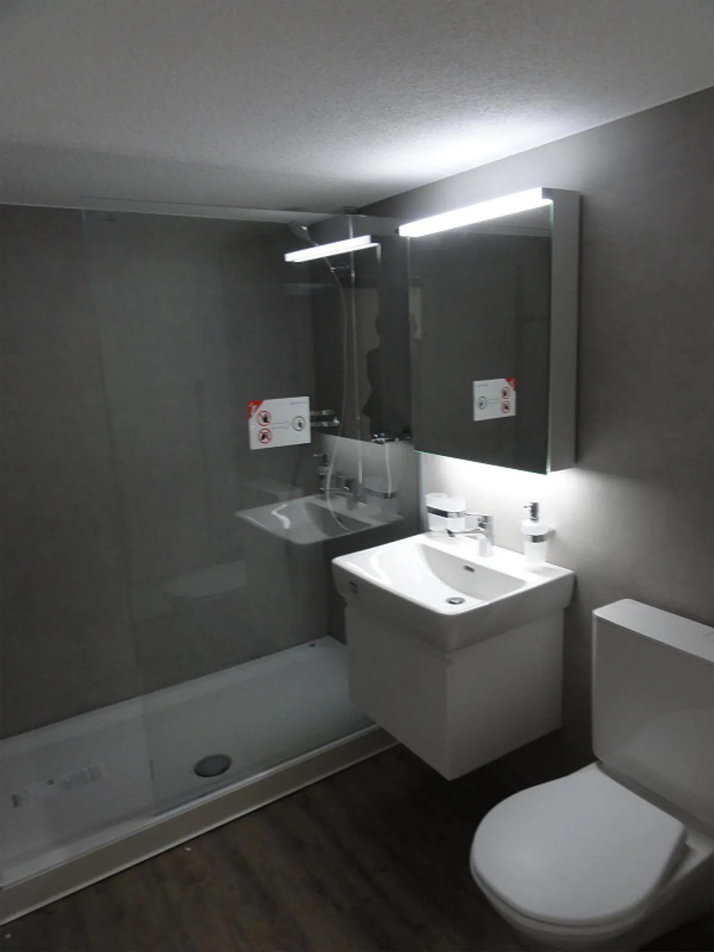 Appartamento ristrutturato con nuova cucina e bagno nel centro città - Foto 5 di 15