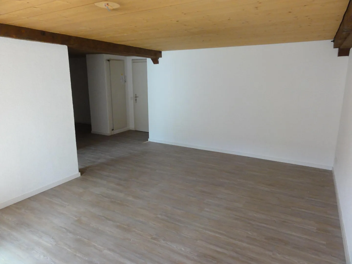 Appartamento ristrutturato con nuova cucina e bagno nel centro città - Foto 7 di 15
