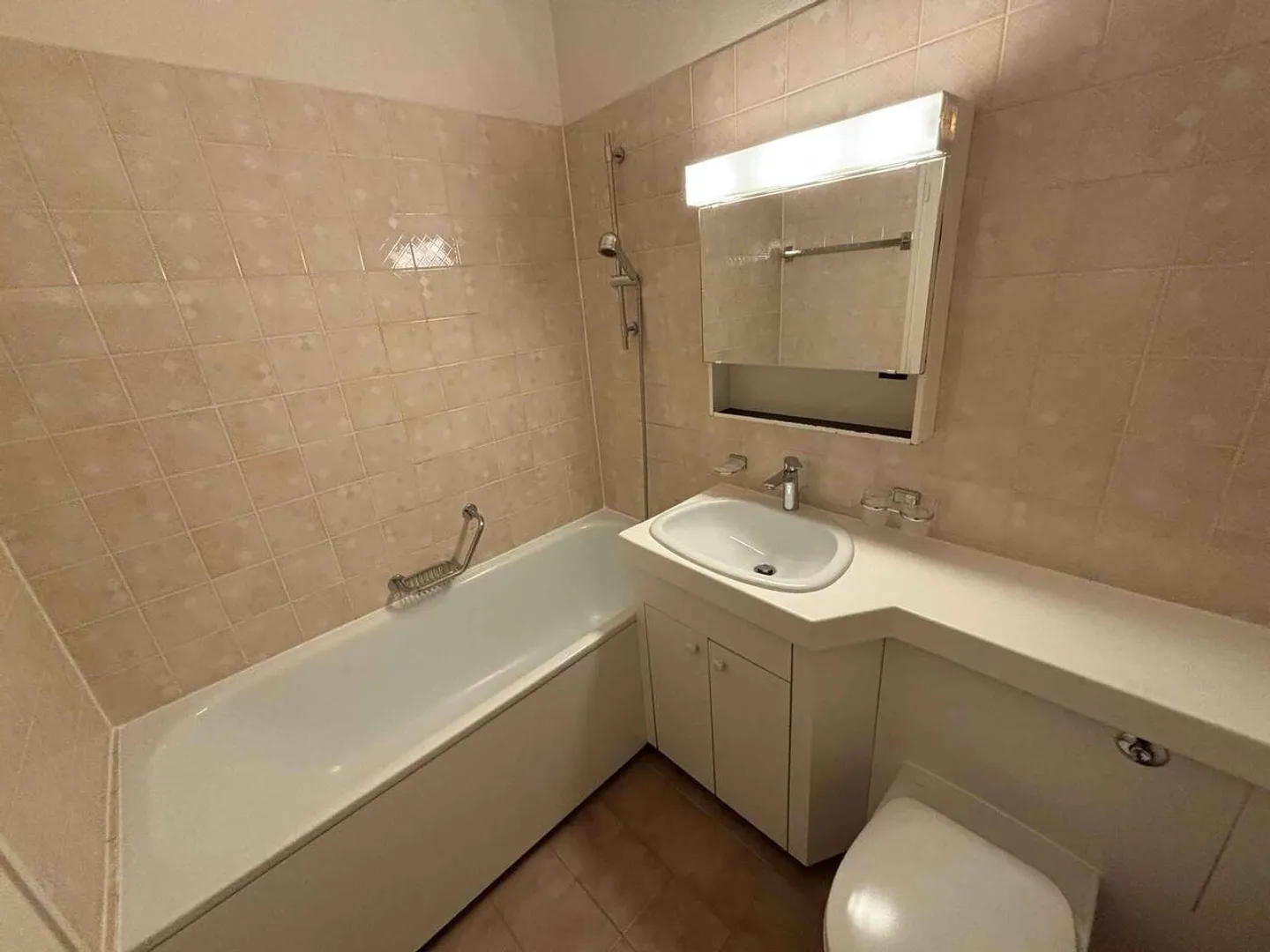 Bel appartement de 2,5 pièces à deux pas du parc Valency - Photo 8 sur 8