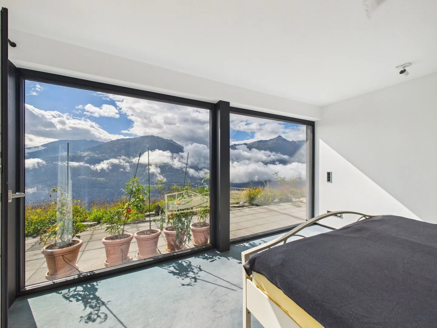 Dream house with its own wellness oasis in the mountains - Photo 10 of 15
