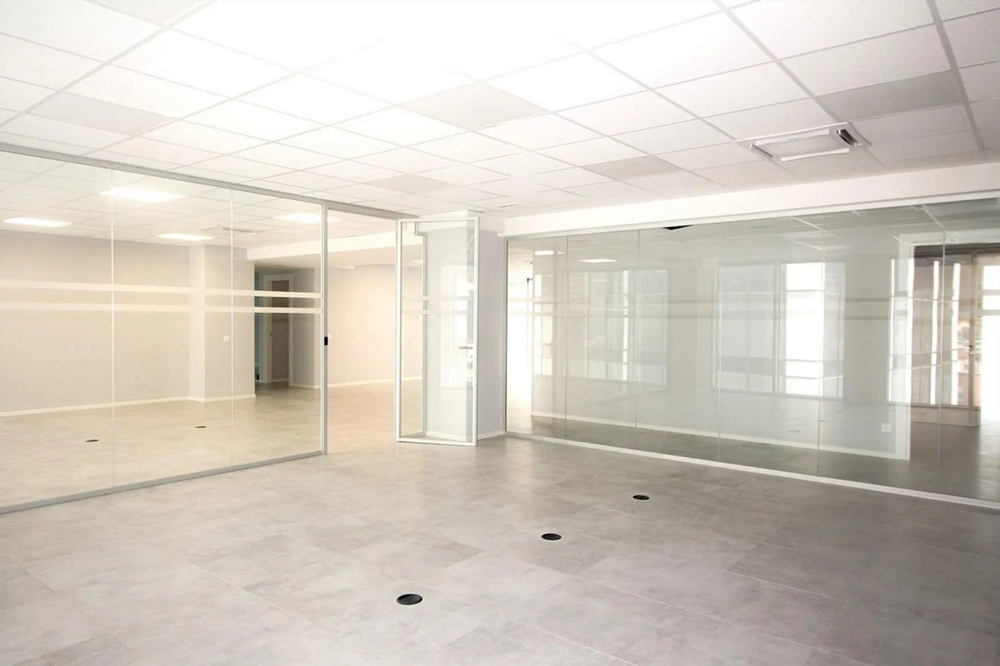 400 m2 Office for Rent in Chiasso - New Administrative and Business Center - Photo 6 of 8