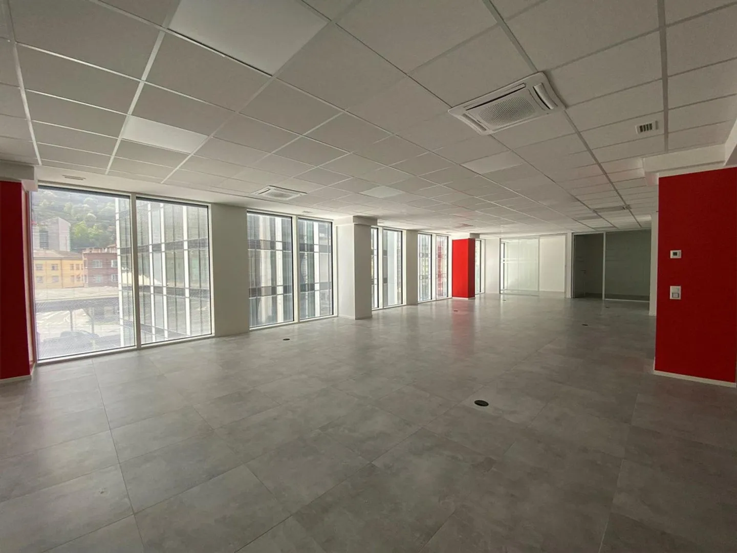400 m2 Office for Rent in Chiasso - New Administrative and Business Center - Photo 8 of 8