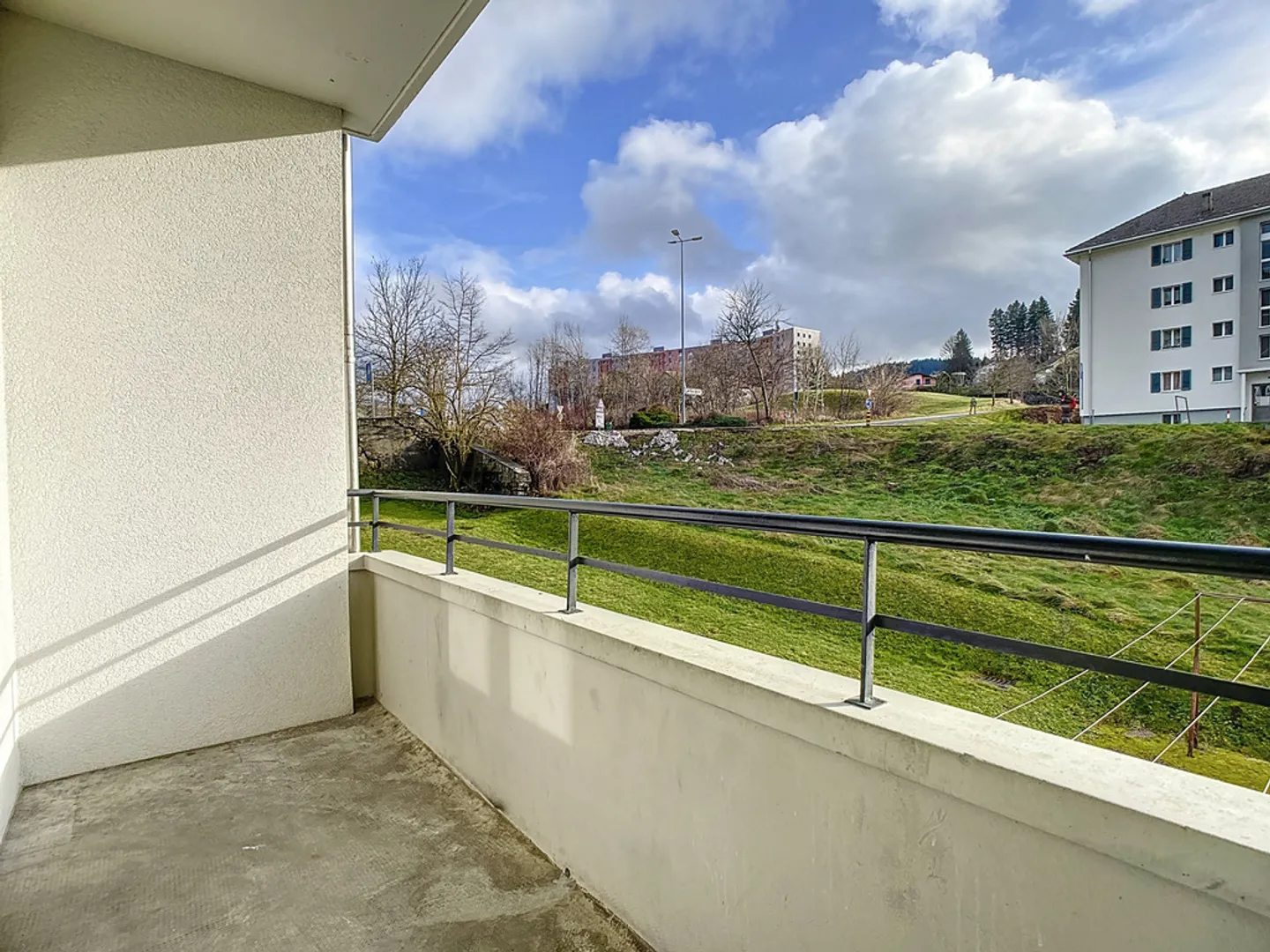 Appartement 4 pièces avec balcon - Photo 5 sur 12