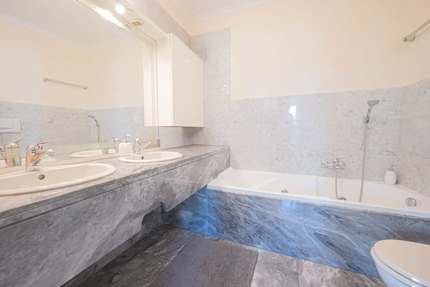 Appartement duplex spacieux avec grand jardin et maximum d'intimité à Montagnola - Collina d'Oro - Photo 7 sur 18