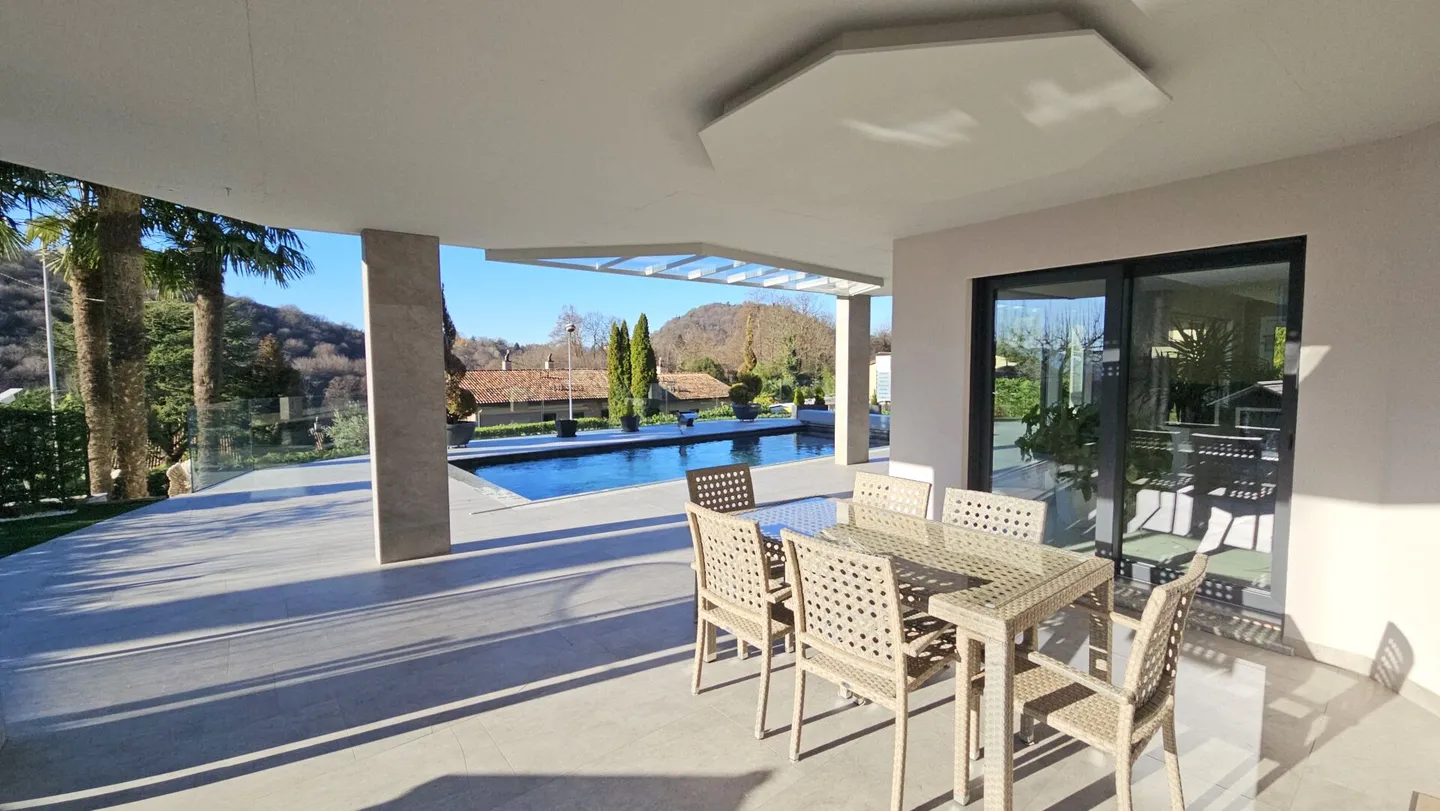 MODERN VILLA WITH POOL AND PANORAMIC ROOFTOP - Photo 8 of 24