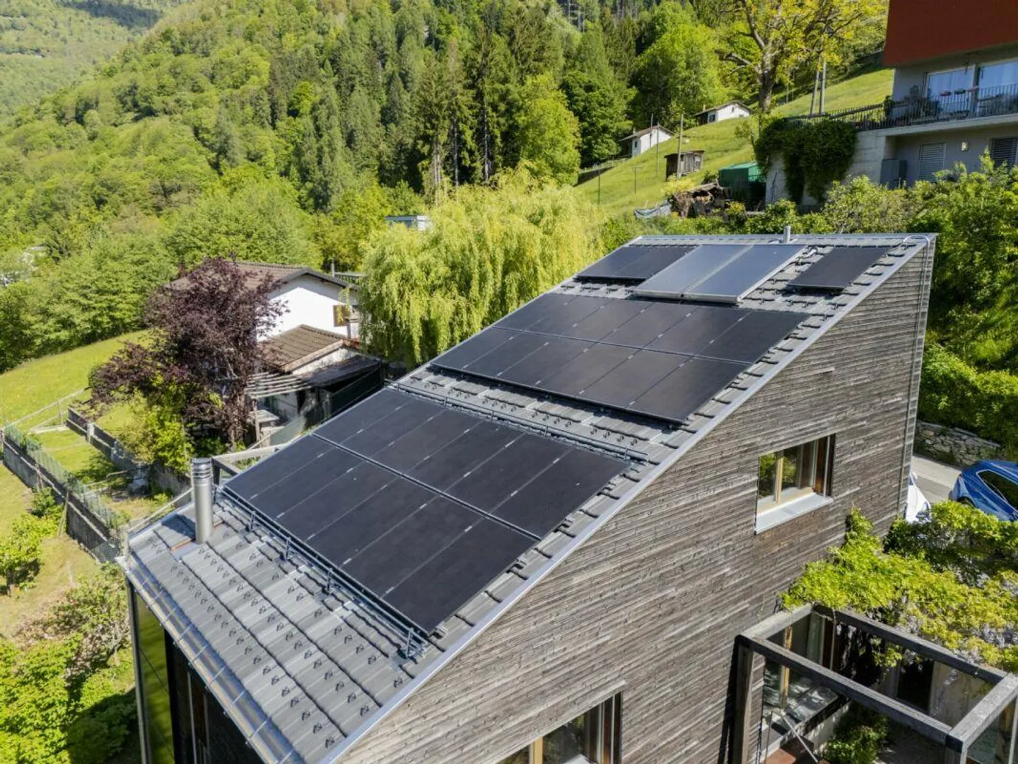 Villa di Design nel Verde con Vista Mozzafiato - Foto 3 di 21