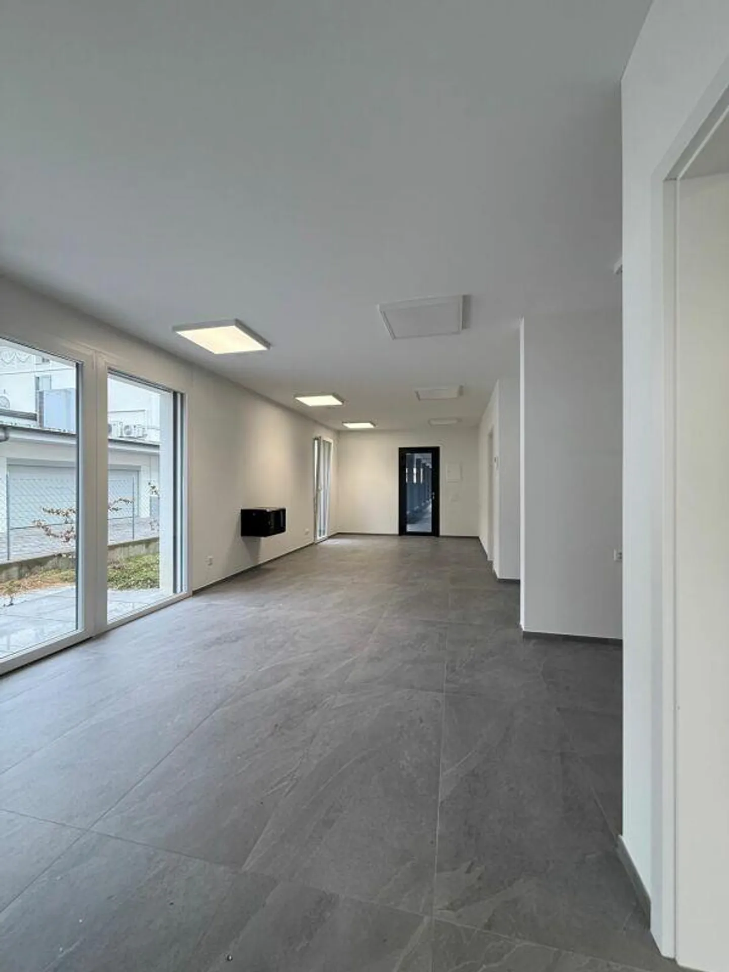 Ufficio spazioso a San Vittore - Foto 1 di 7