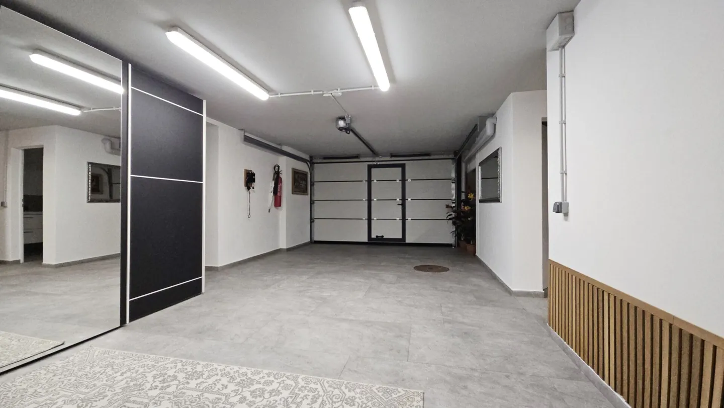 MODERN VILLA WITH POOL AND PANORAMIC ROOFTOP - Photo 18 of 24