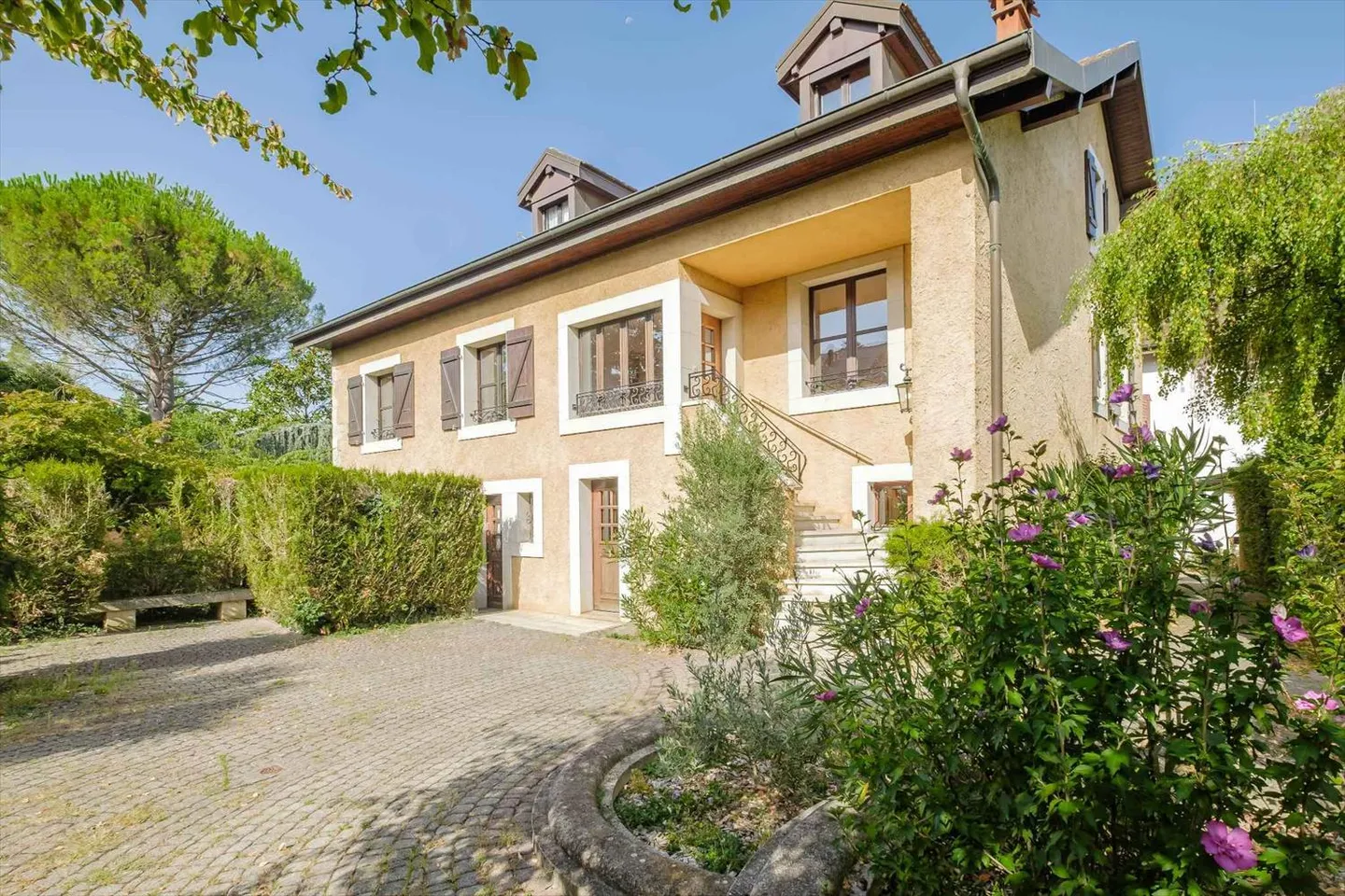 Maison 8 pièces - Photo 1 sur 12