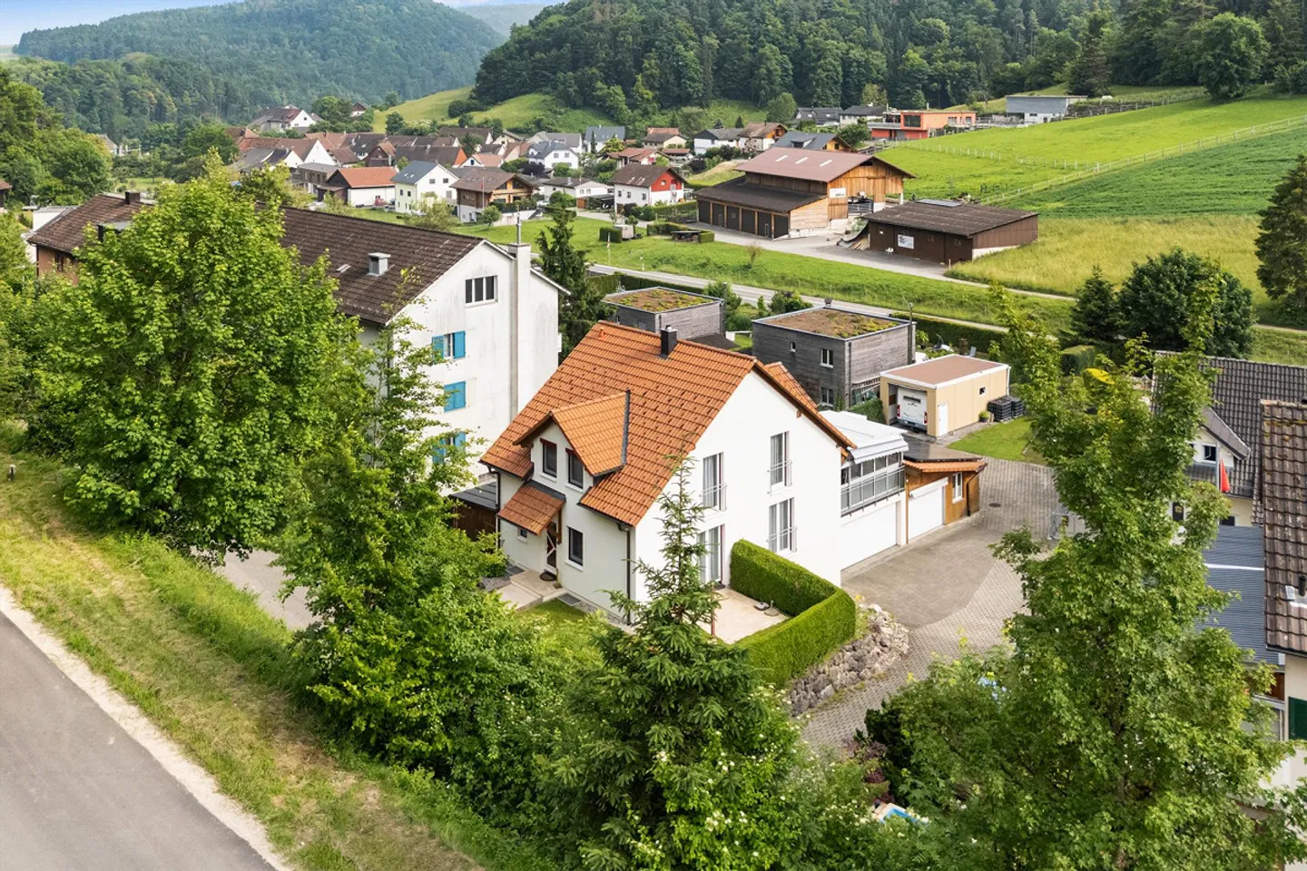 Vivere con stile a Bargen: Casa unifamiliare con garage per camper - Foto 1 di 10