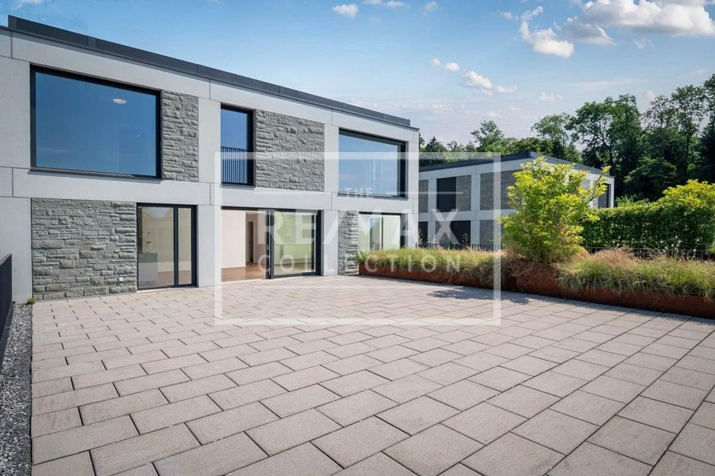 Design Maisonette with Rooftop and Lake View - Photo 1 of 13