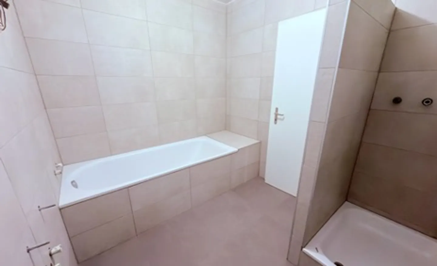 Villa familiare ristrutturata 225 m² - 5 camere - vista lago - La Rippe - Foto 7 di 8