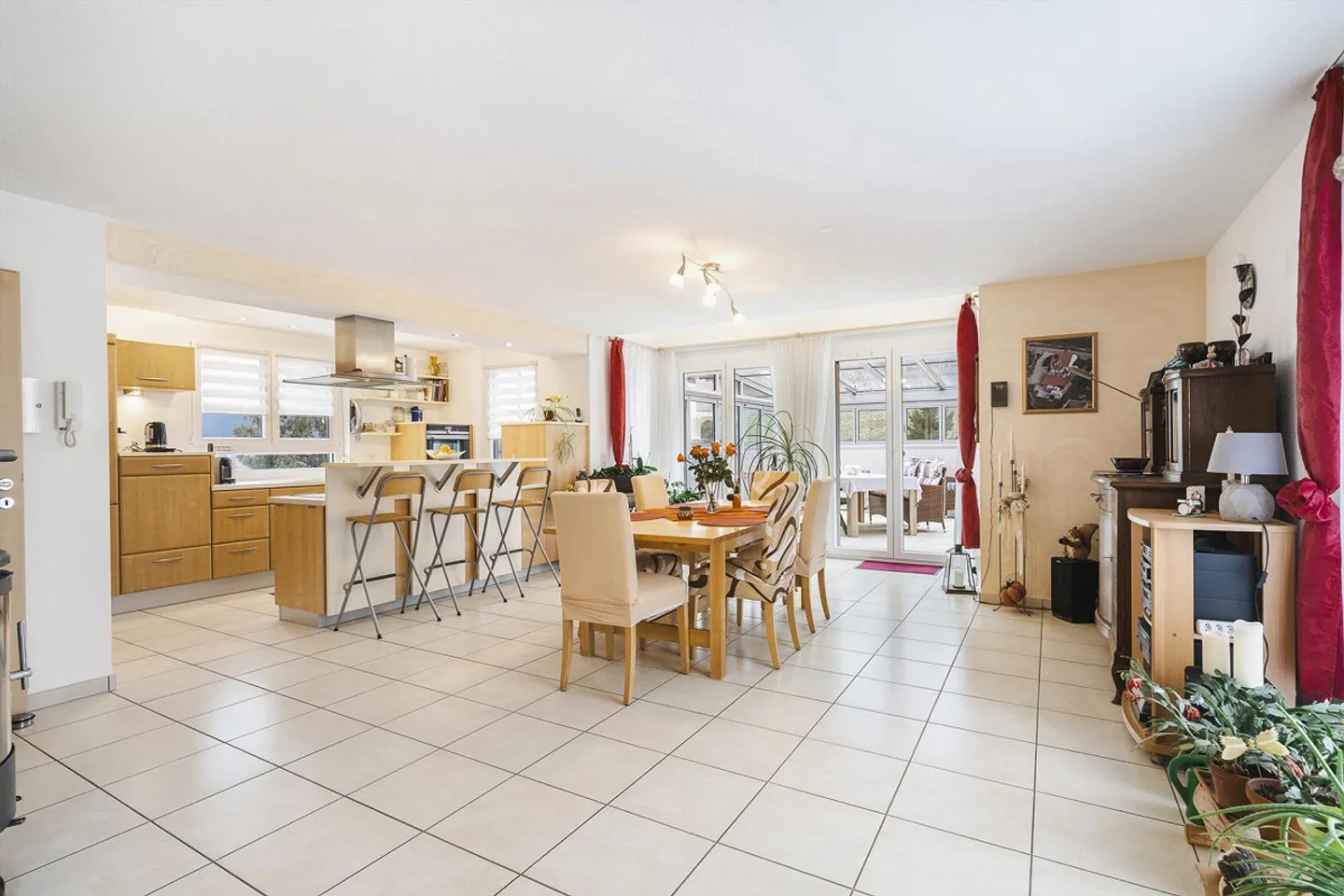 Vivere con stile a Bargen: Casa unifamiliare con garage per camper - Foto 8 di 10
