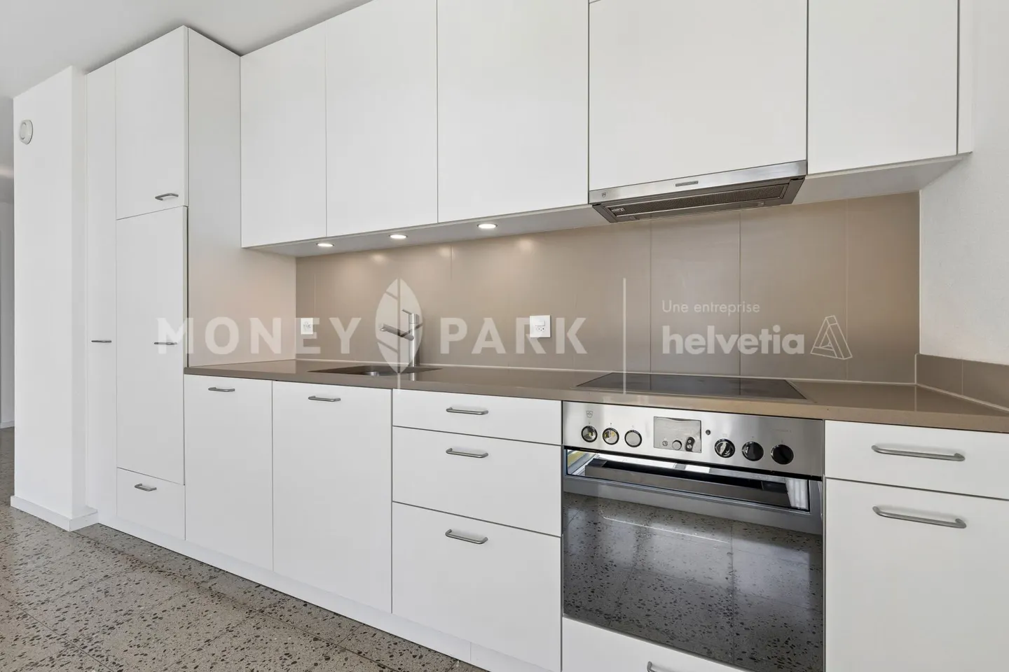 Modern Apartment with Mountain View - Photo 3 of 10