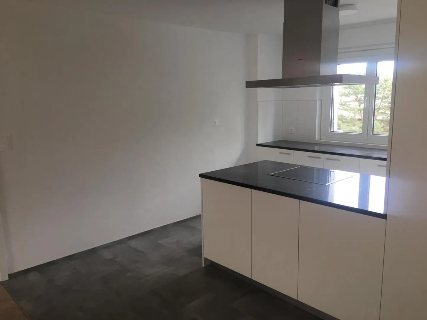 4.5 pièces au 2ème étage idéalement situé - Photo 2 sur 13