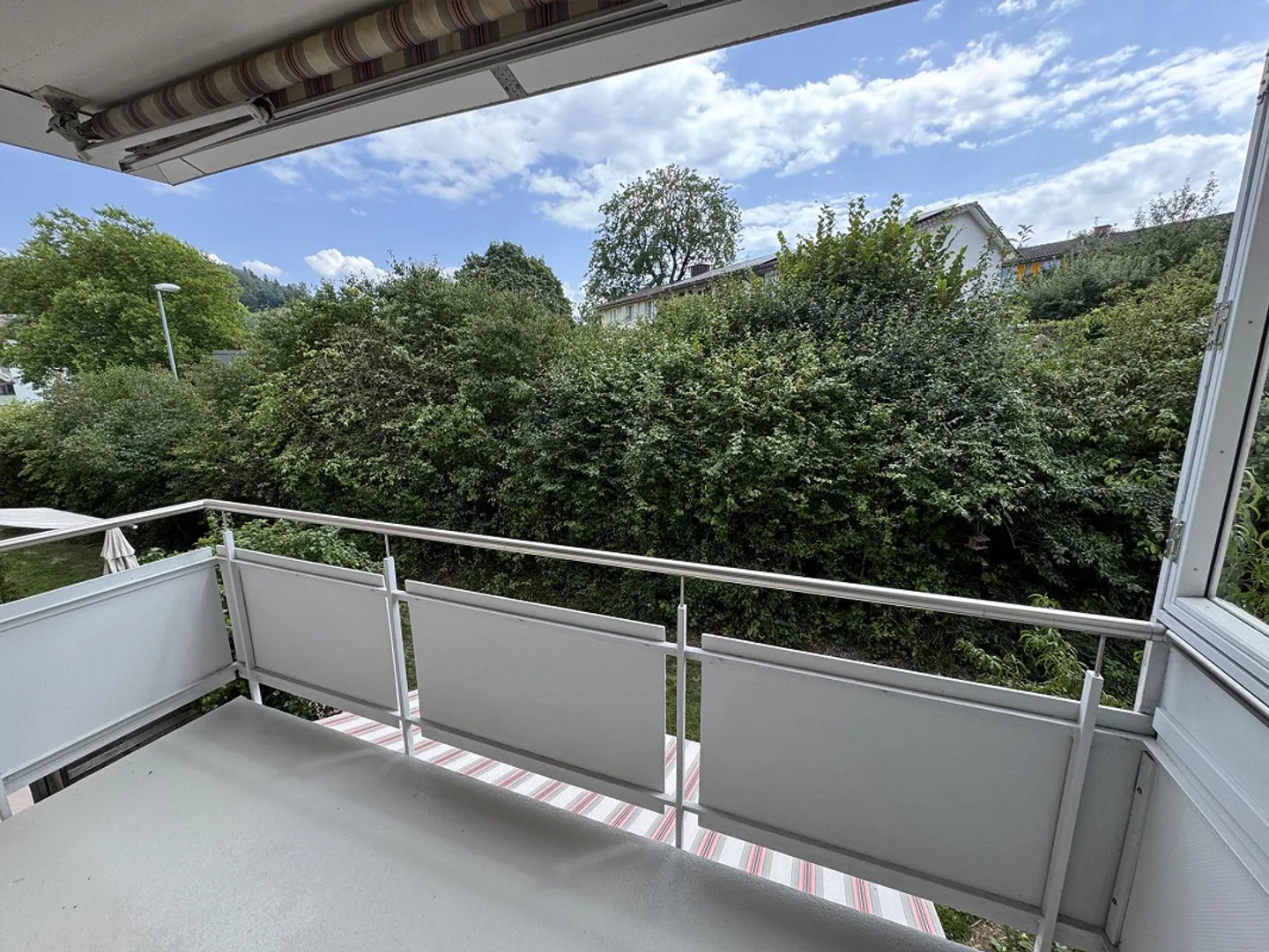 5-room apartment near Haggen train station - Photo 6 of 7