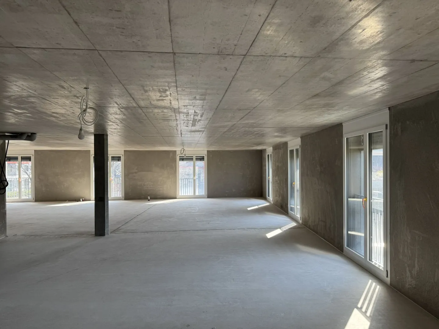 Attractive office and practice space directly at Buchs-Dällikon train station - Photo 3 of 4