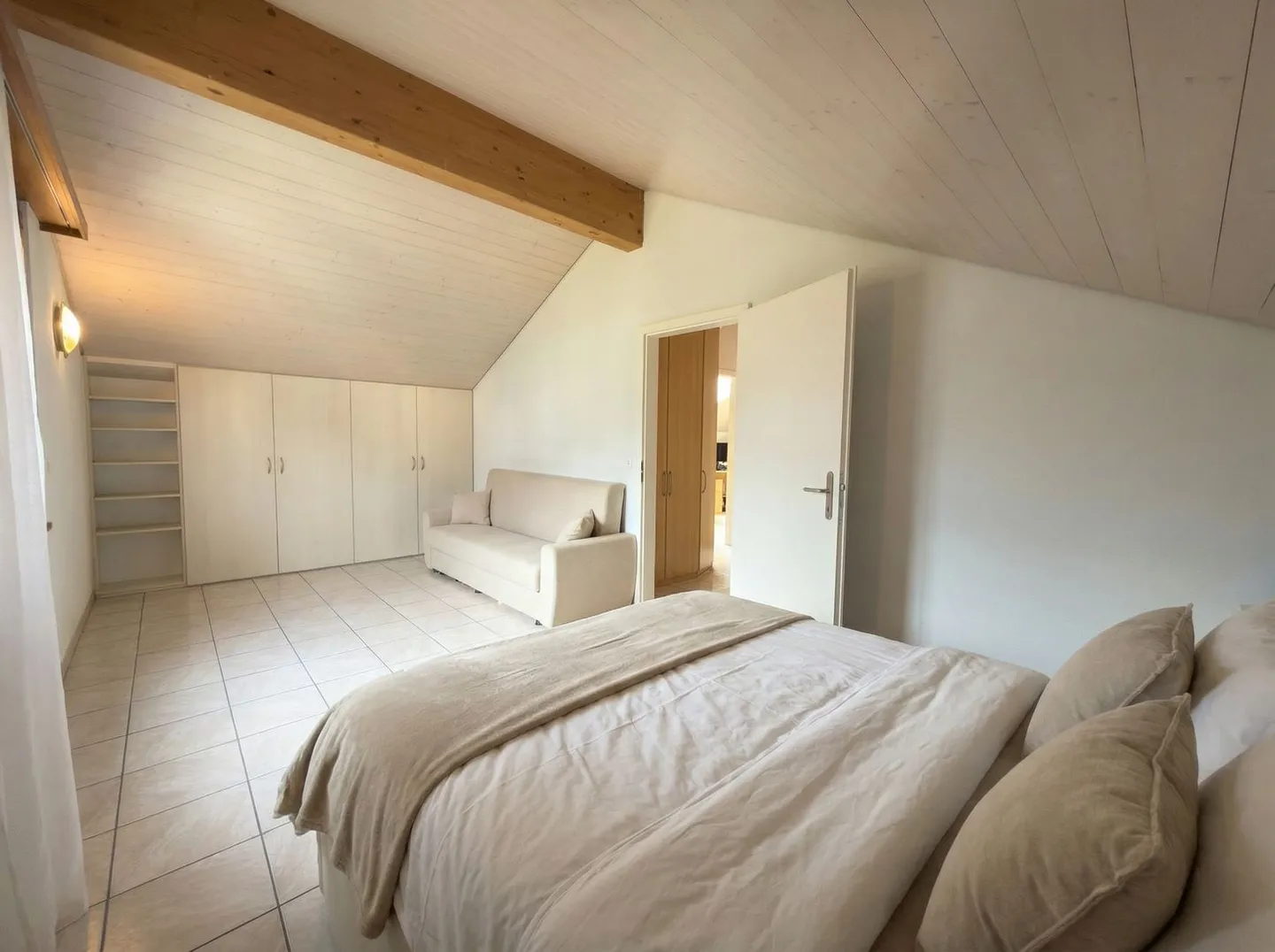 Single-family house with 7.5 rooms, private garden and 2 parking spaces - Photo 7 of 13