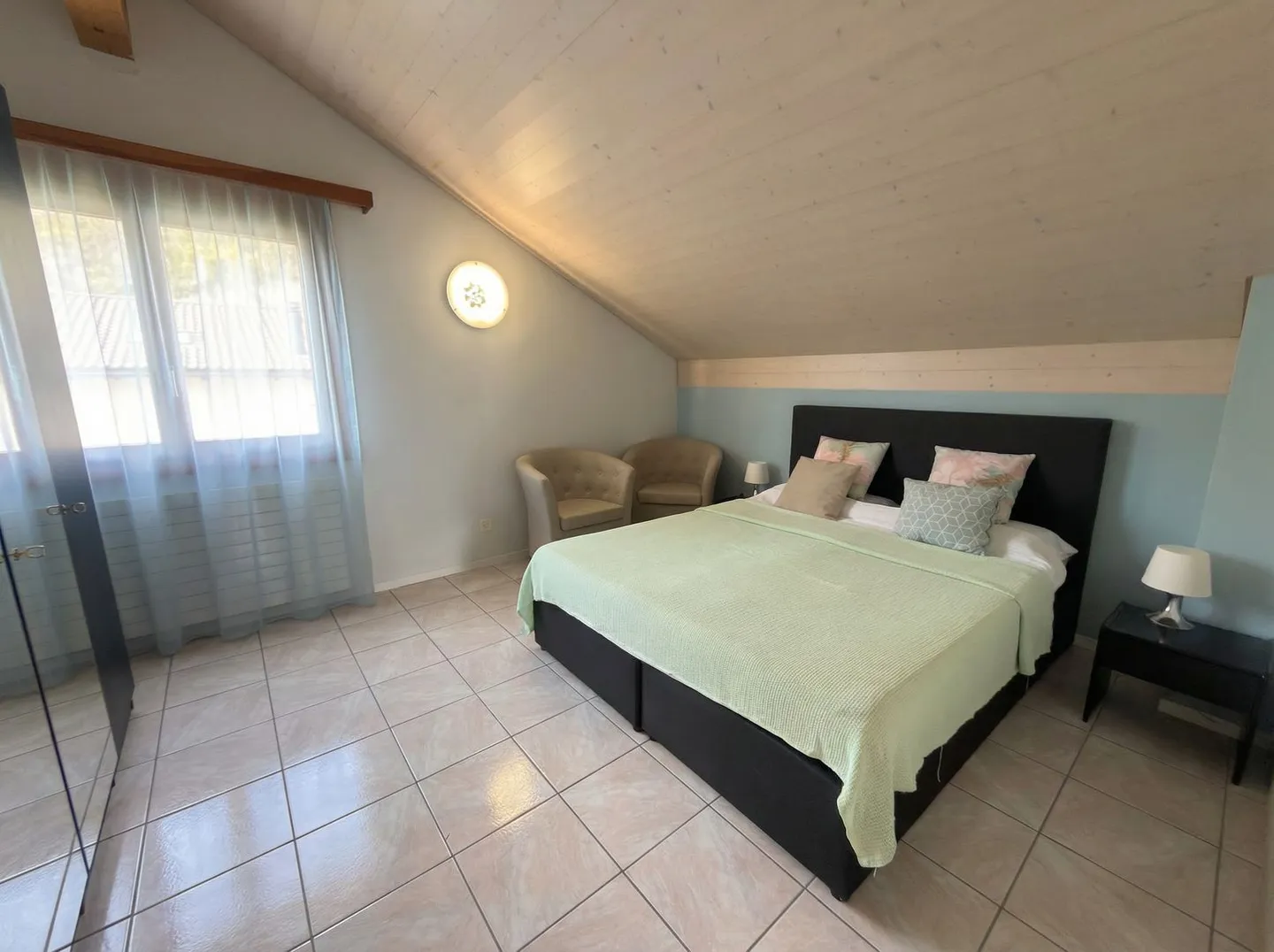 Single-family house with 7.5 rooms, private garden and 2 parking spaces - Photo 8 of 13