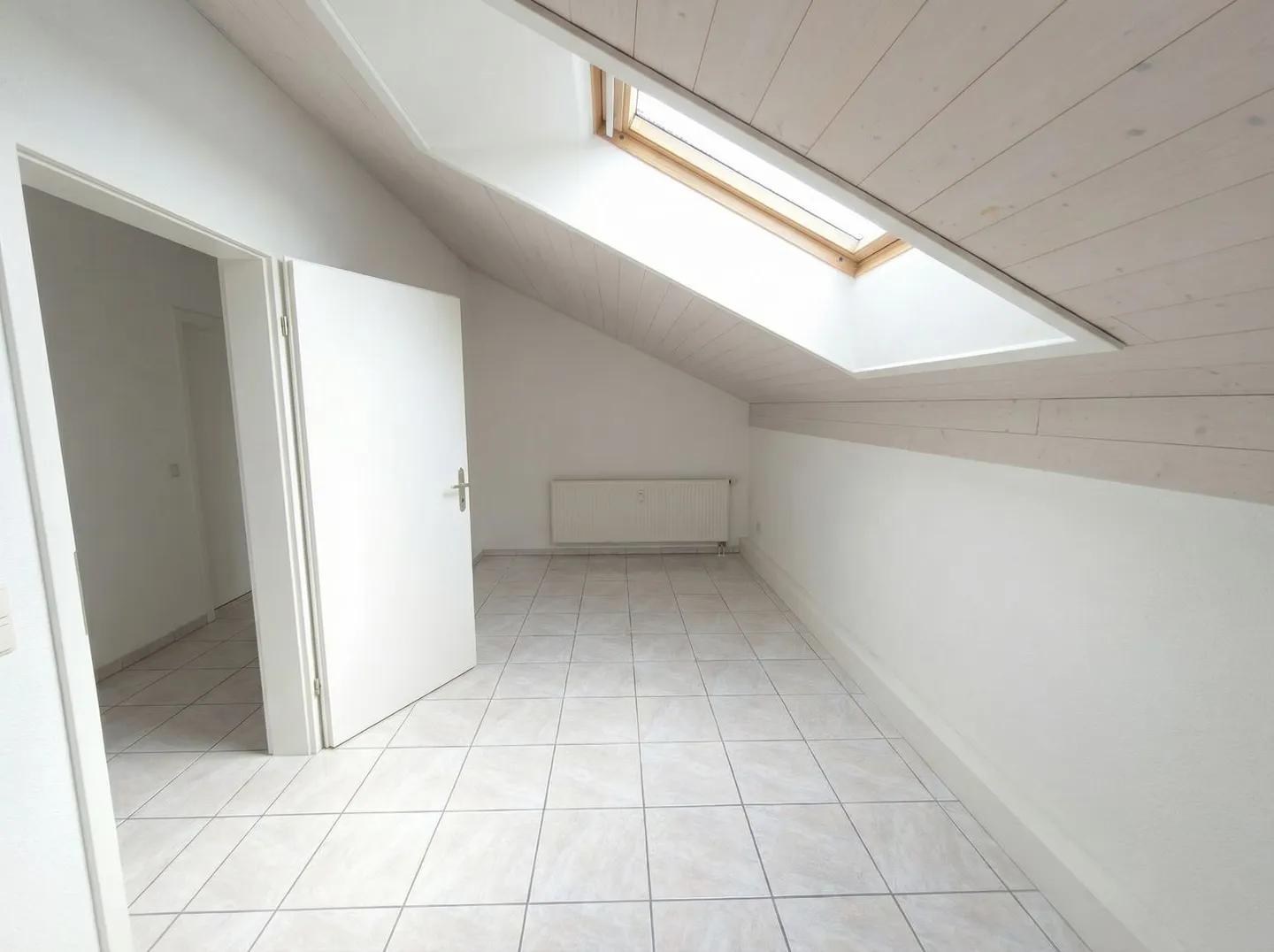 Single-family house with 7.5 rooms, private garden and 2 parking spaces - Photo 9 of 13