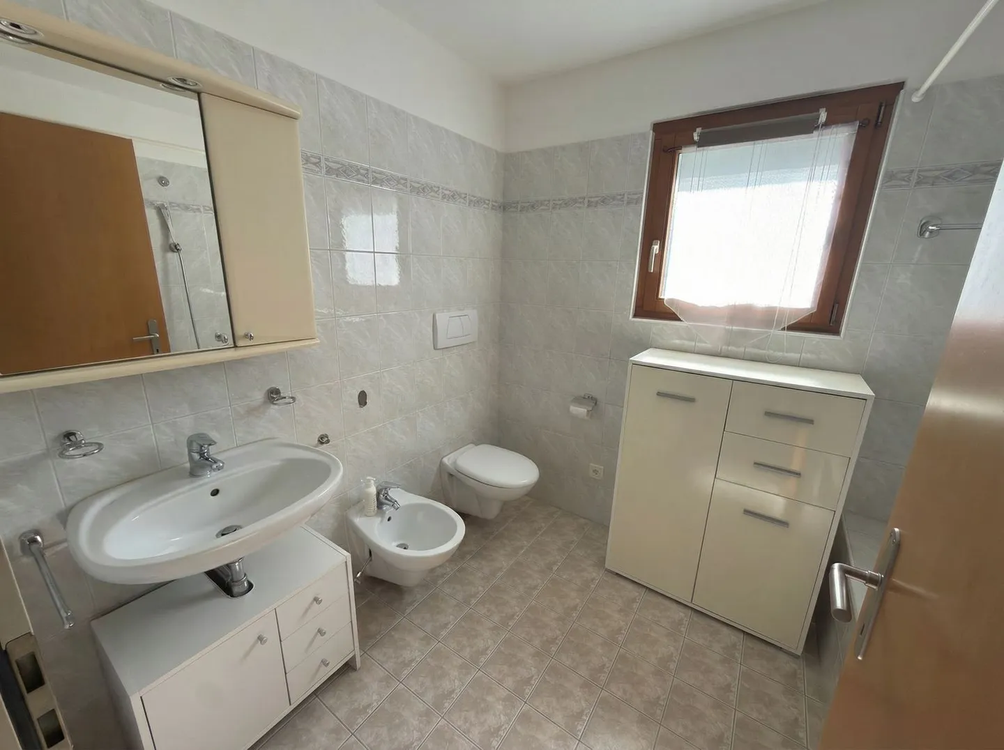 Single-family house with 7.5 rooms, private garden and 2 parking spaces - Photo 11 of 13