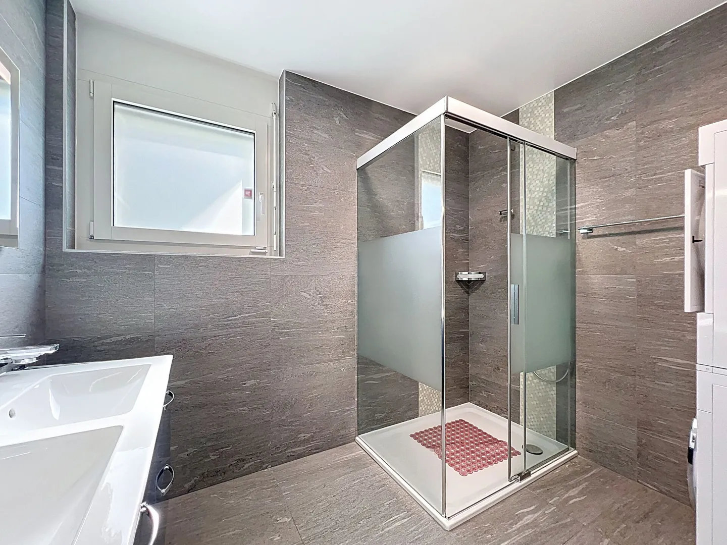 Comfort ed eleganza con giardino a Pully - Foto 11 di 13