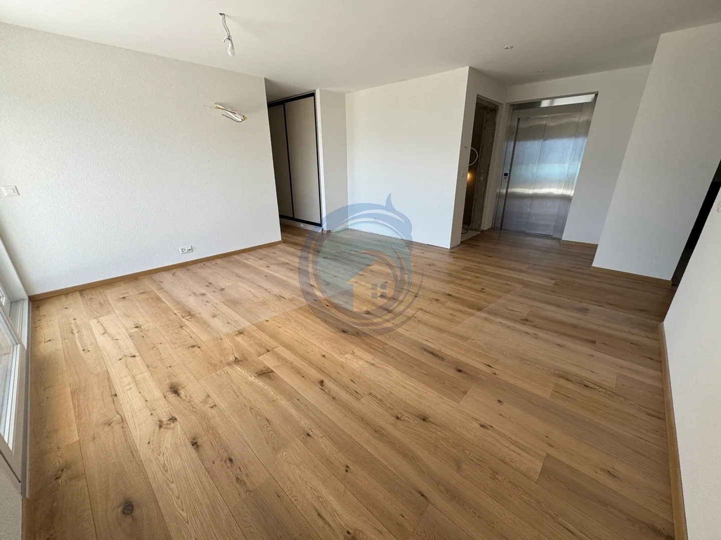 Nouvel appartement de 4,5 pièces avec vue panoramique sur le lac - Photo 3 sur 13