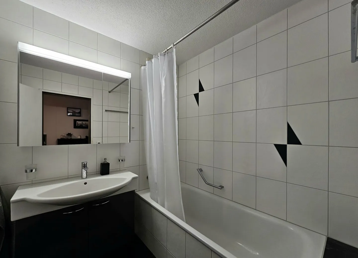Idylle résidentielle près du ruisseau - Appartement de 4,5 pièces avec charme - Photo 9 sur 17
