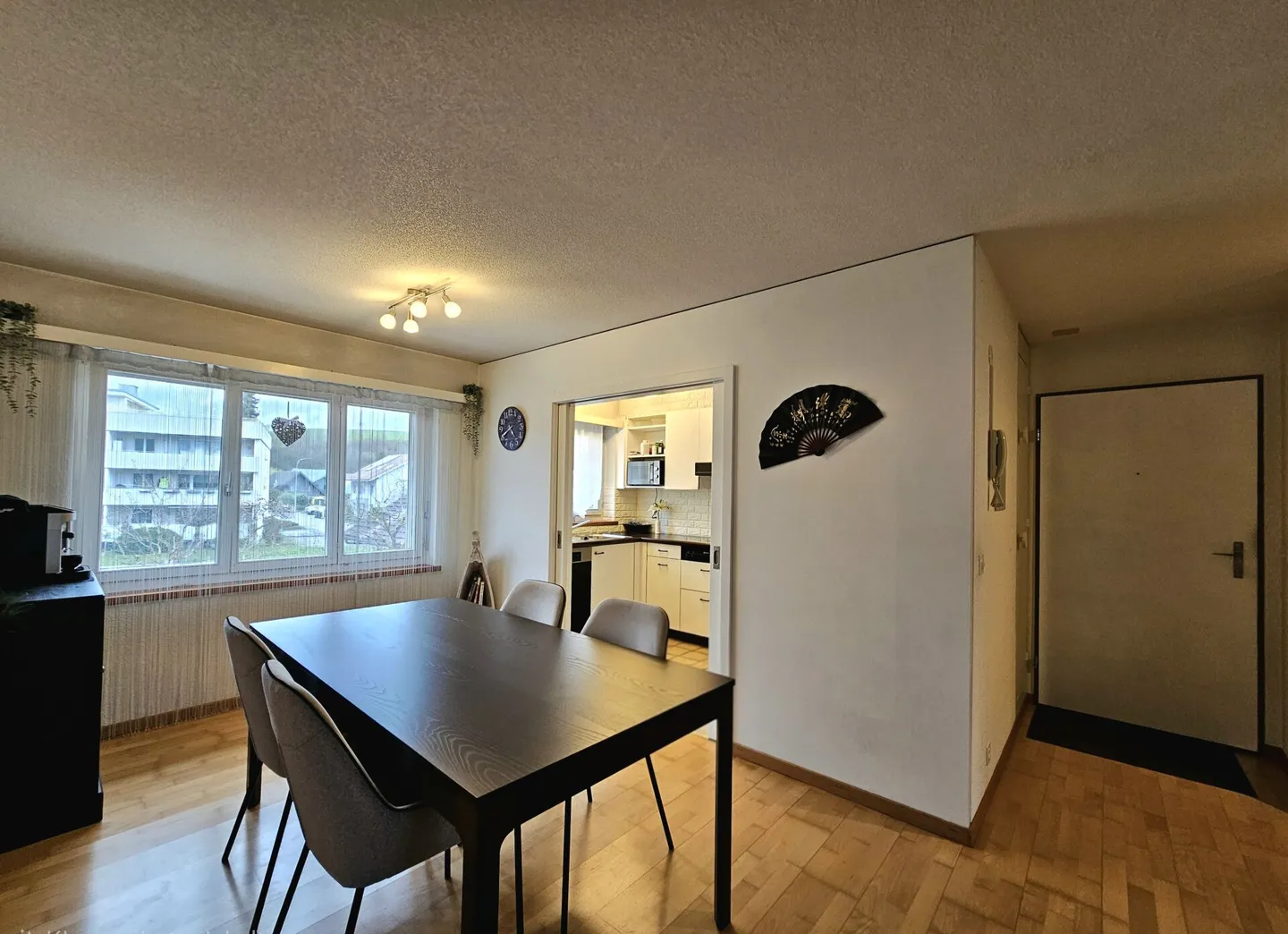 Idylle résidentielle près du ruisseau - Appartement de 4,5 pièces avec charme - Photo 5 sur 17