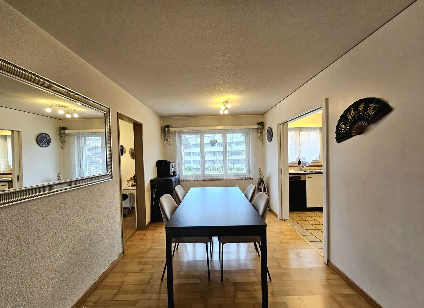 Idylle résidentielle près du ruisseau - Appartement de 4,5 pièces avec charme - Photo 4 sur 17