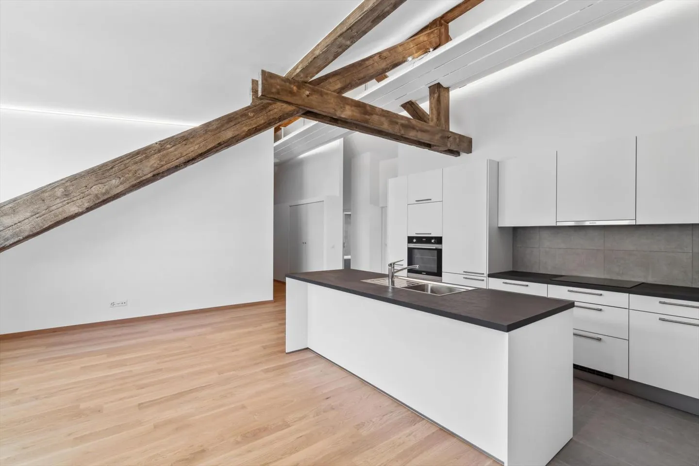 Attico in affitto - Foto 3 di 12