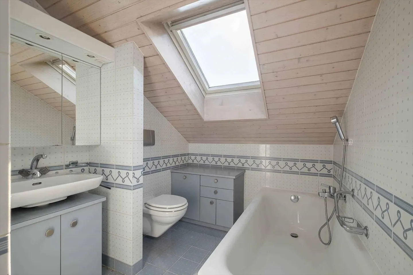 Maison 8 pièces - Photo 9 sur 12