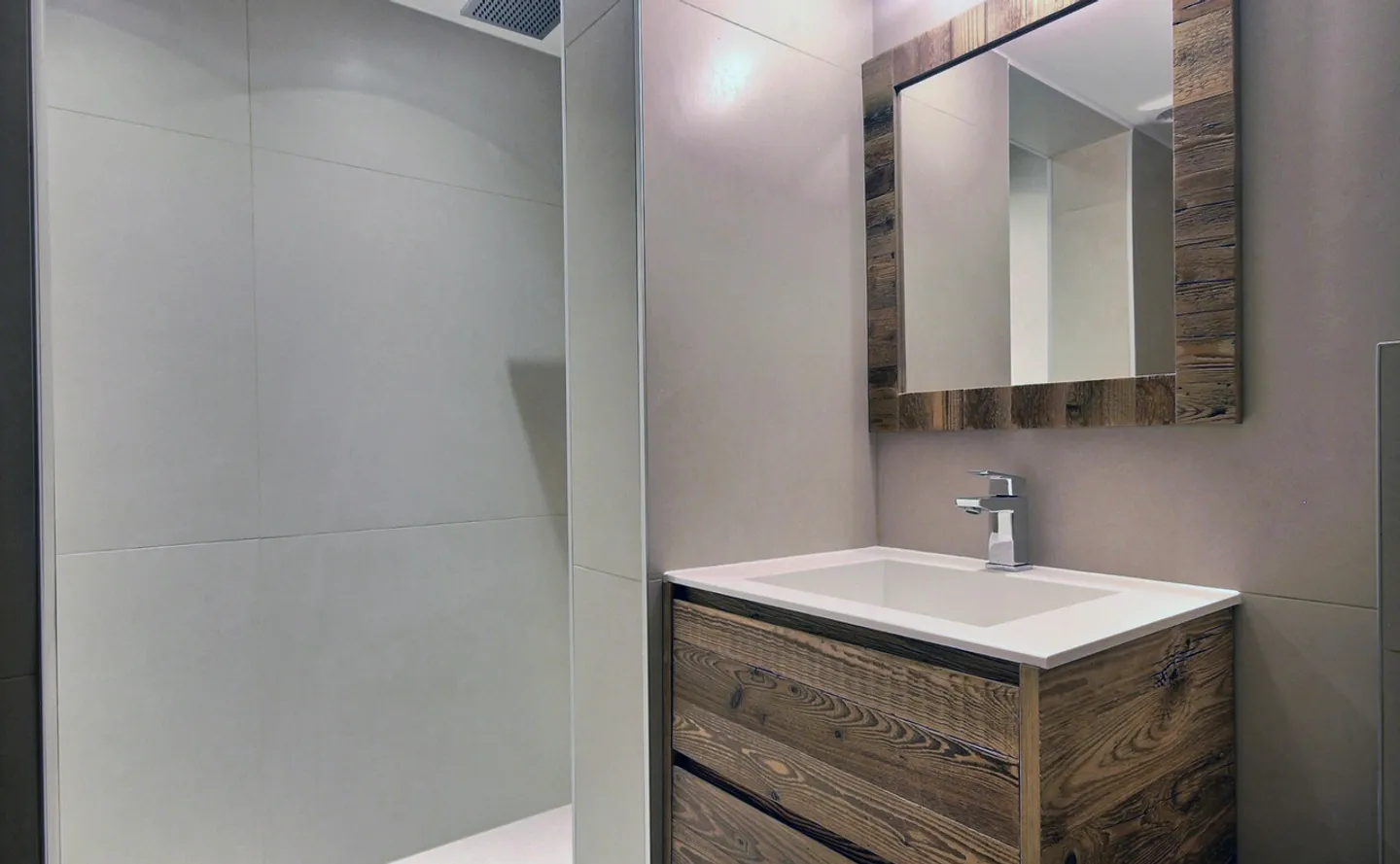 Superbe duplex intégralement rénové avec vue panoramique - Photo 10 sur 11