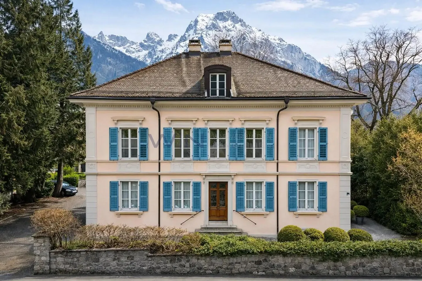 Elegant Neo-Renaissance Villa - Photo 6 of 13